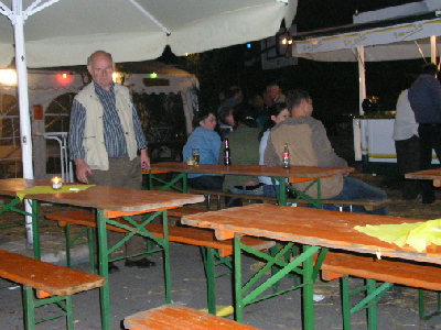 Willi Fries beim Aufr&auml;umen